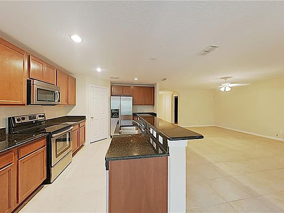 5th image of 7231 Wakeview Dr