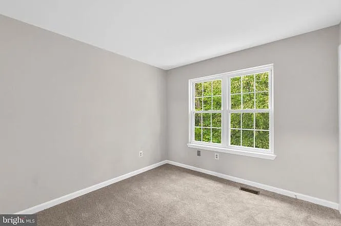 320 Kalorama Rd — Photo 8