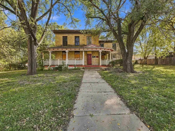 123 W 4, Junction City, KS 66441