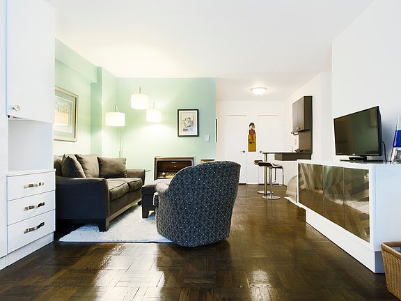 3rd image of 330 E 49th St APT 2C