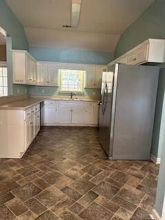 5th image of 142 Royal Pine Drive