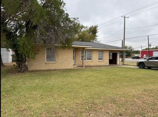 200 Victory St, Bonham, TX 75418