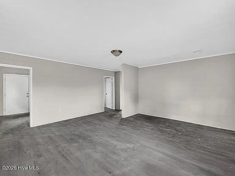 254 Japonica Ave — Photo 5