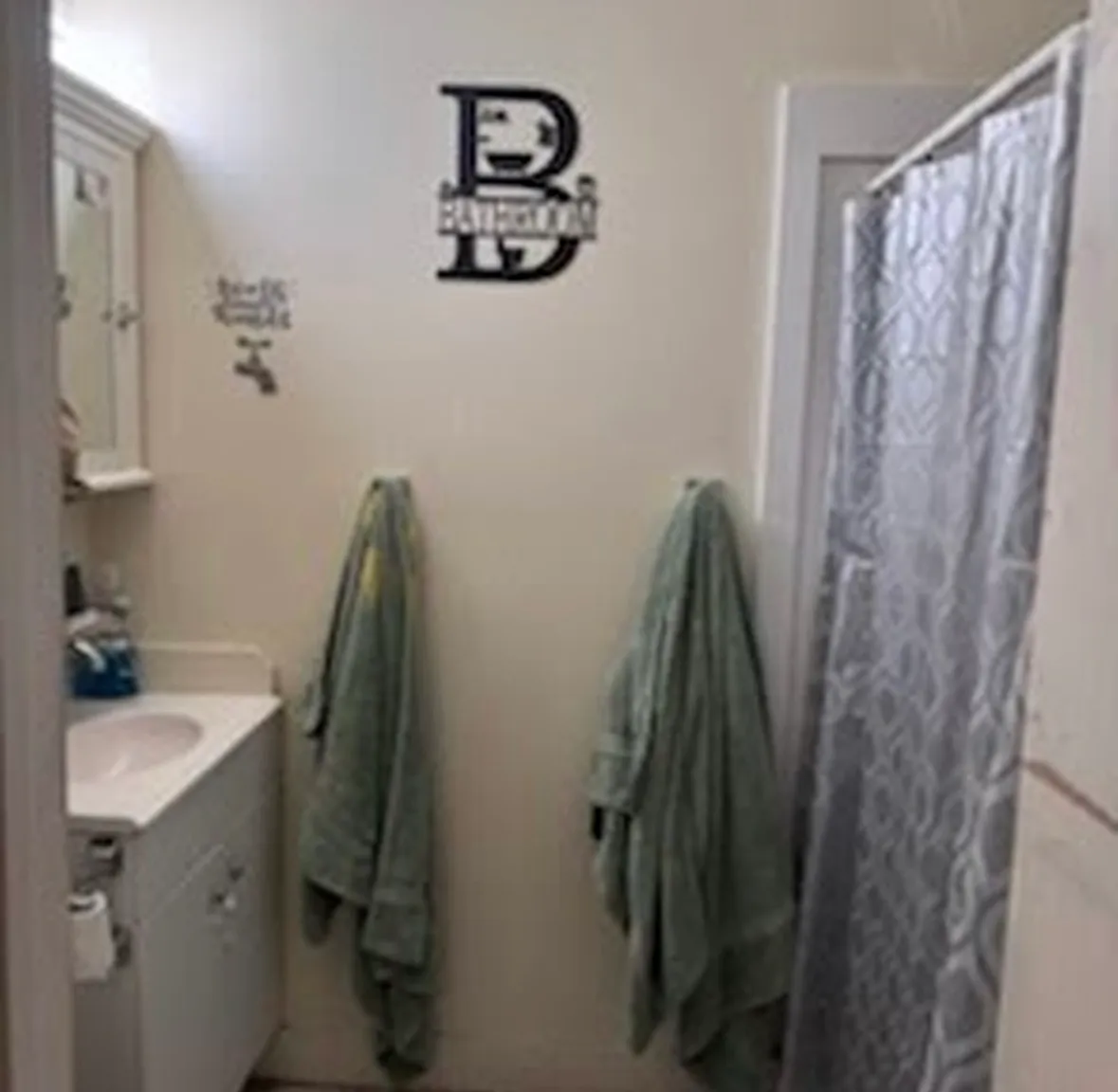 3 bed, 1100 sqft, $2,000 — Photo 4