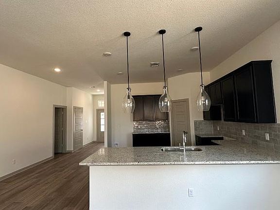 4th image of 4662 Allison Dr
