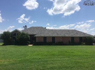 3173 Peterson Rd S, Iowa Park, TX 76367