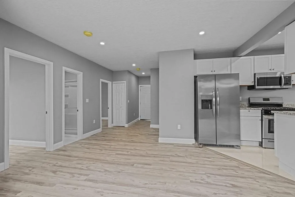 Building Photo - 92 Ballard St #3