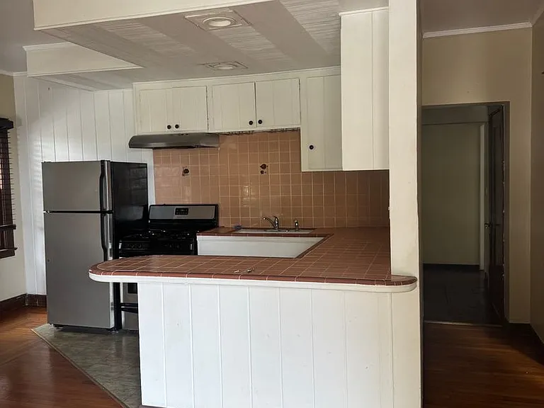 2465 Albatross St — Photo 10