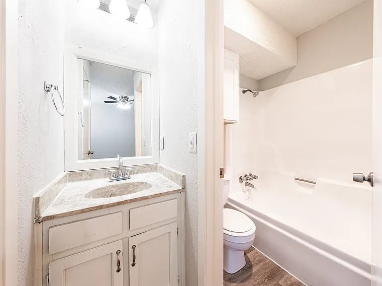 5609 Cougar Dr — Photo 12