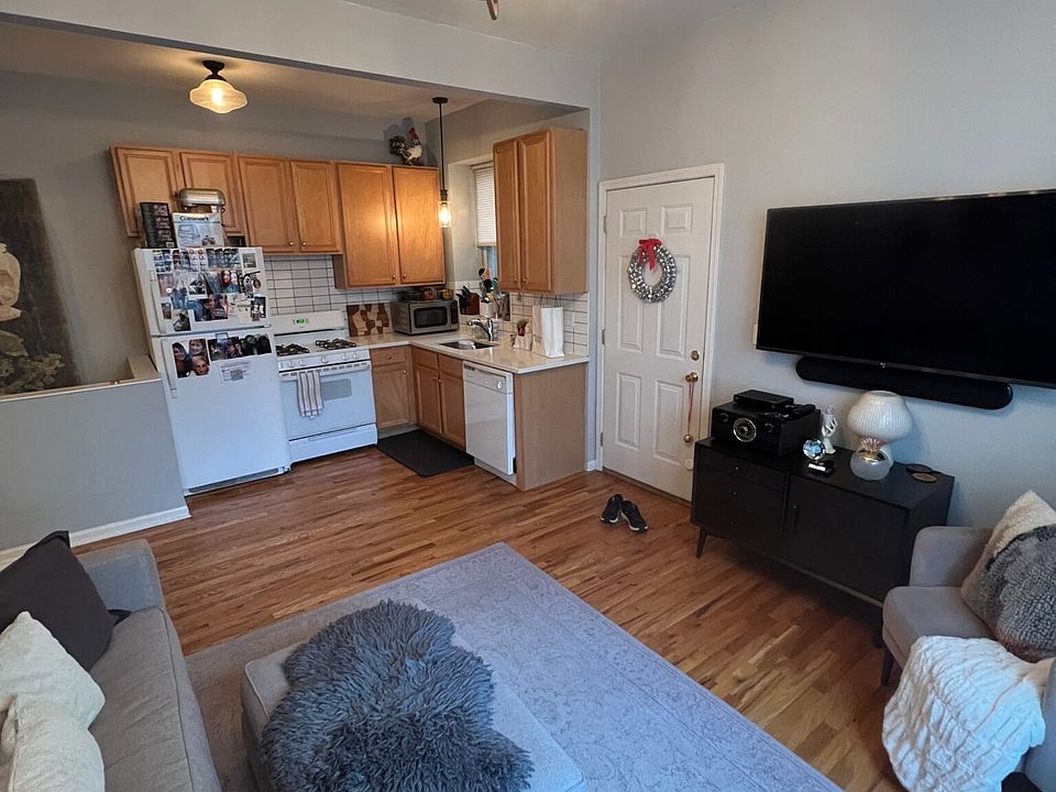 1st image of 2123 W Schiller St APT 1R