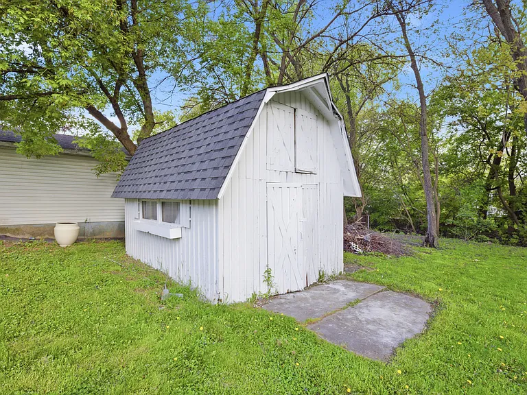 915 Mayfield Dr — Photo 26