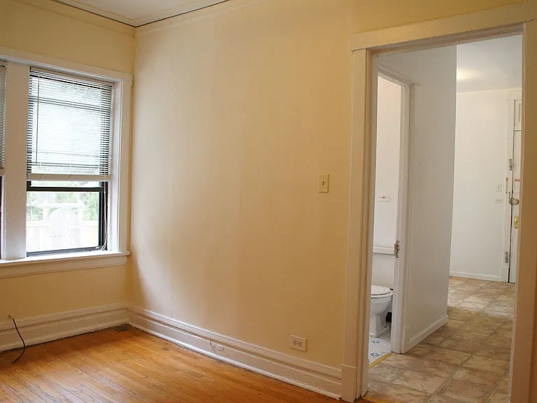 2516 N. Kedzie LP — Photo 28