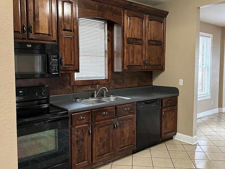 506 S Pine St — Photo 11