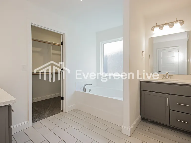 5907 Hoover St — Photo 11
