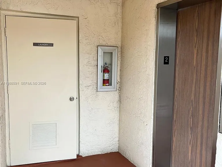361 S Hollybrook Dr #206 — Photo 4
