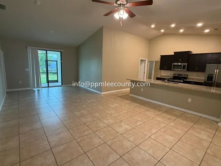1841 NW 20th Ave — Photo 4