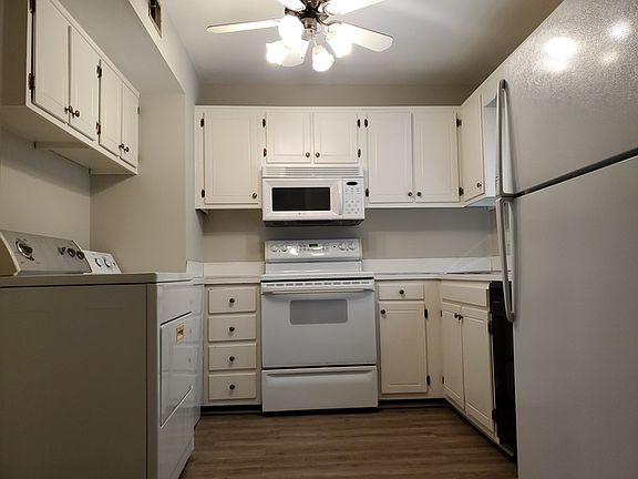 5th image of 4609 Coronado Dr APT D