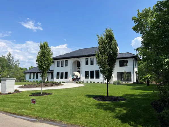 160 Lakeview Ln, Wayzata, MN 55391