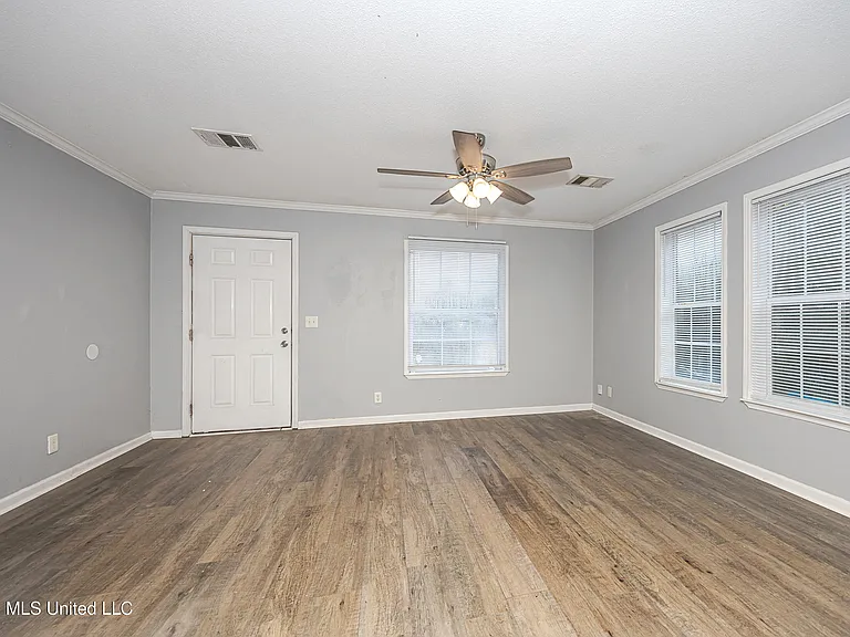 6003 E Lamar St — Photo 11