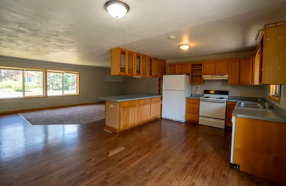 4 Bed/ 2 Bath Moorhead!! Available NOW! — Photo 4