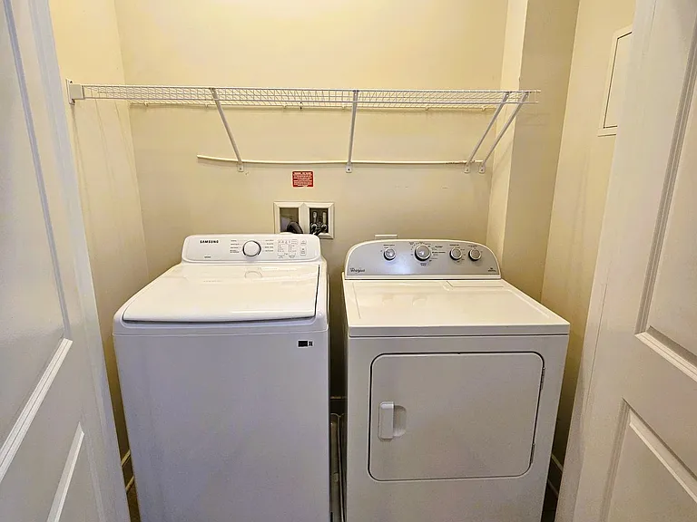 2905 Bleeker St #205 — Photo 22