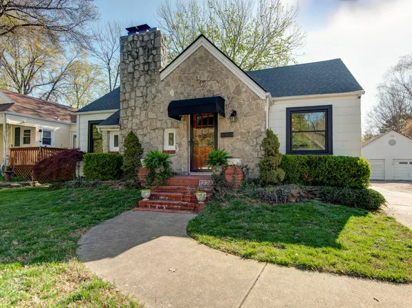 1226 S Fremont Avenue, Springfield, MO 65804