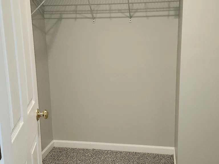 370 Sandhills Cir — Photo 16