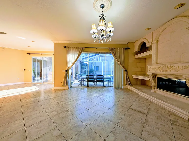 5667 Wellington Ct — Photo 13