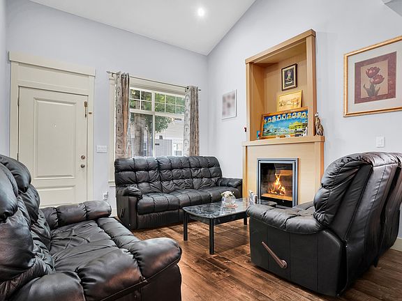 3rd image of 30748 Cardinal Ave #7