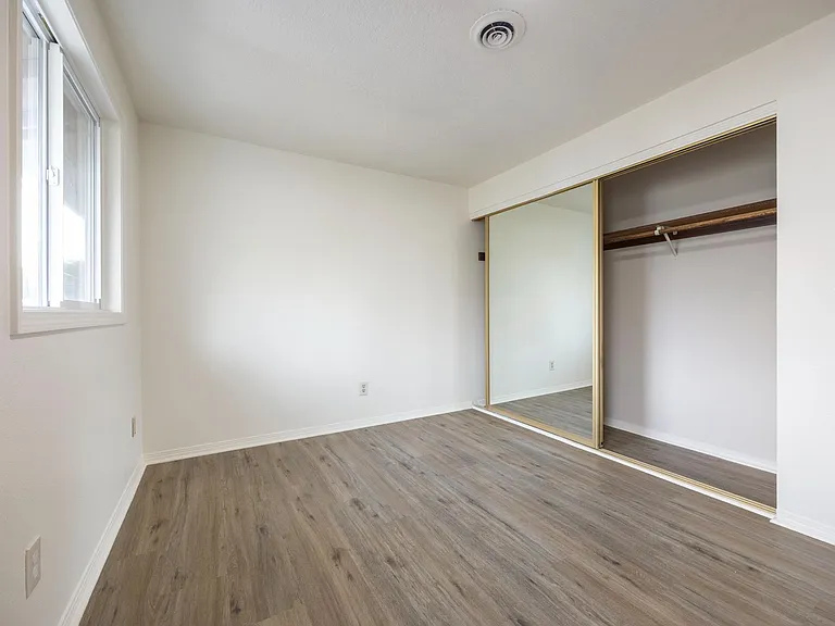4921 SW 59th Ave — Photo 13