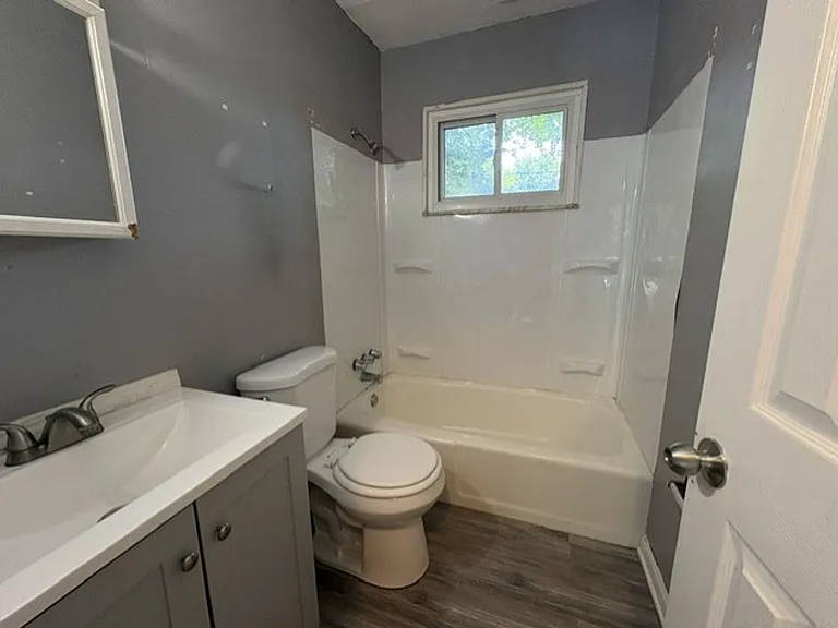 1382 Bellevue Ave — Photo 5
