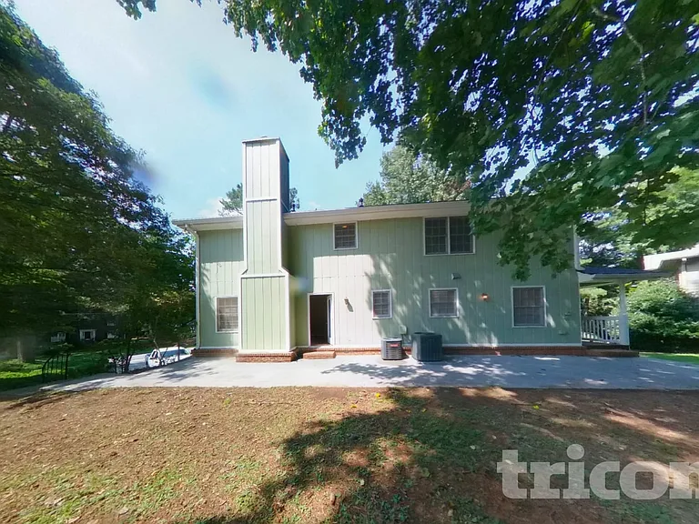 1516 Maple Ridge Dr — Photo 17