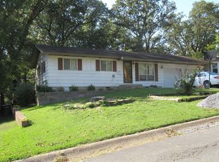 32 Windsor Dr, Little Rock, AR 72209