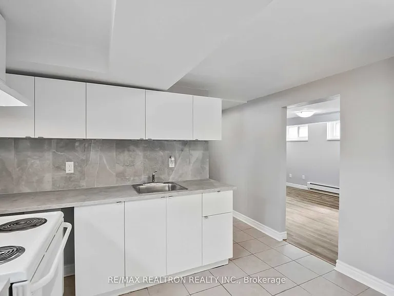 68 John St #LOWER — Photo 3