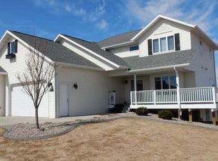1704 Valley Dr, Bismarck, ND 58503