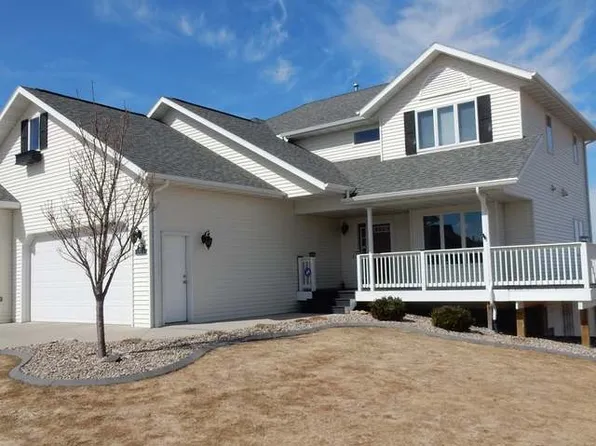 1704 Valley Dr, Bismarck, ND 58503