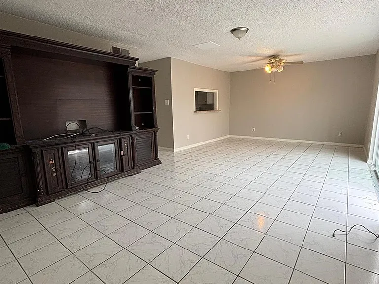 2710 Briarhurst Dr #5 — Photo 5