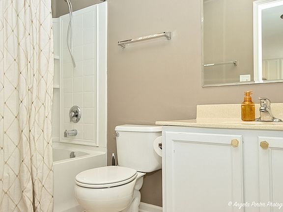 4th image of 1244 Chesterton Dr #1244