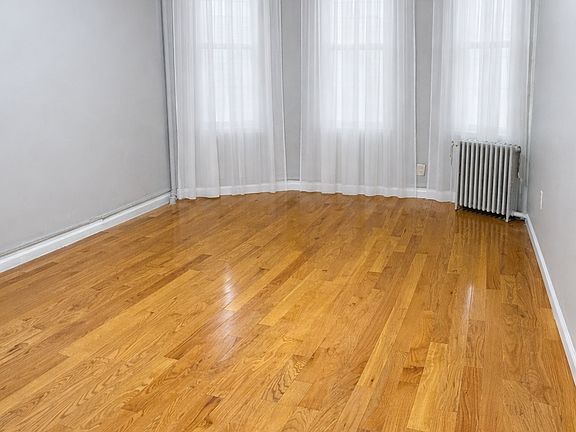 2nd image of 641 E 4th St Floor 1