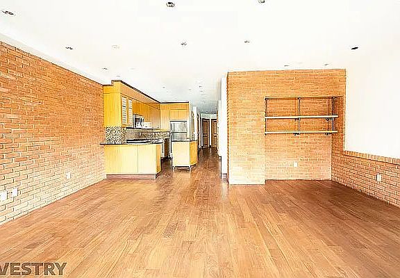 2nd image of 1400 York Ave APT 5