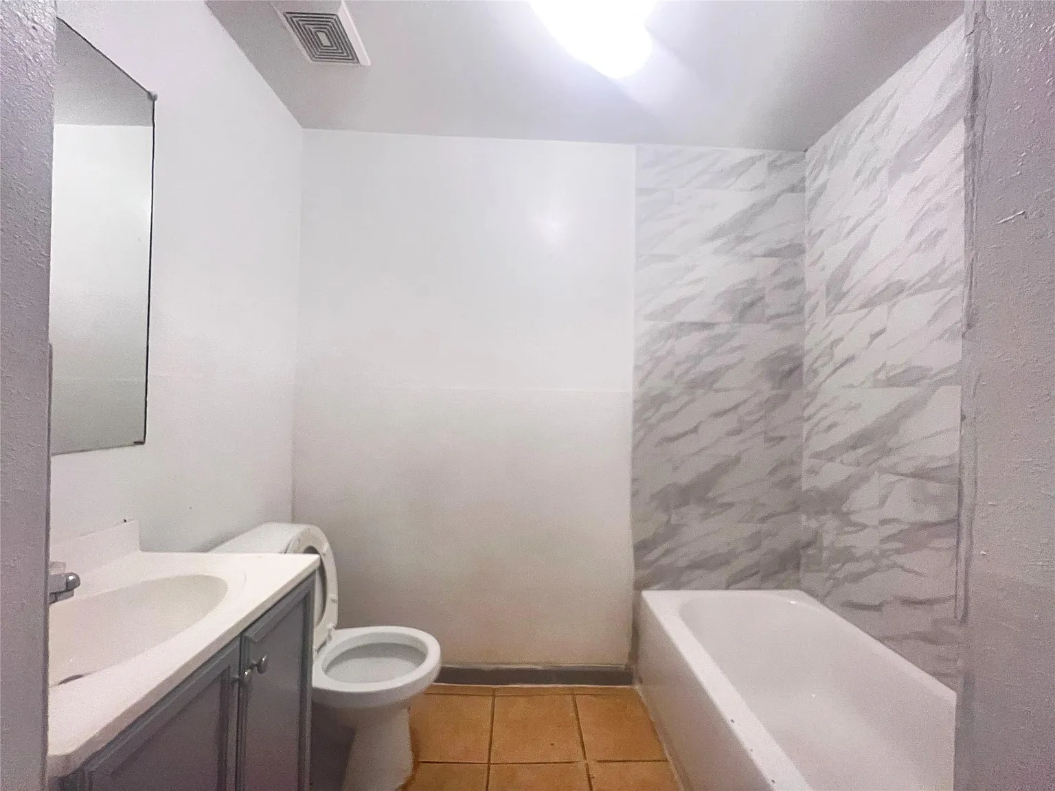 2 bed, 1.0 bath, 720 sqft, $890 — Photo 3