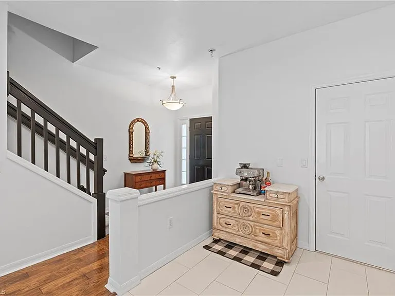 941 Hampton Cir #109 — Photo 13