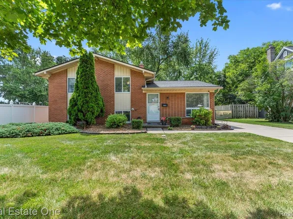 31817 Lafler Dr, Rockwood, MI 48173