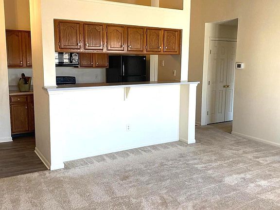 5th image of 1002 Jessicas Ct Unit 8