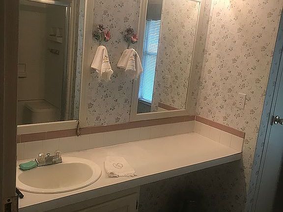 4th image of 440 Lagoon Ct