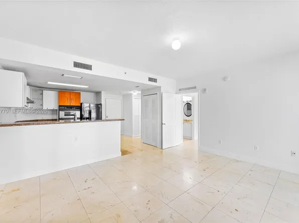 170 SE 14th St, Miami, FL