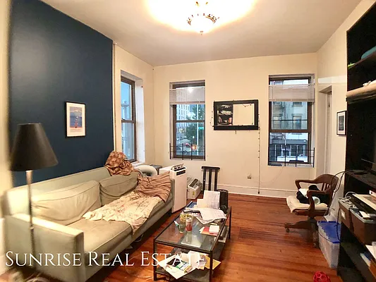 Rented by Sunrise Real Estate | media 28