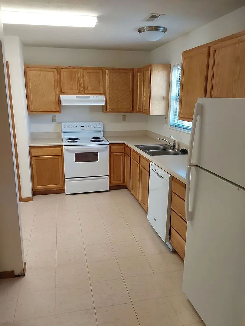3BR Glenn View II — Photo 1