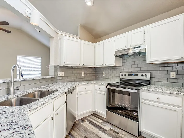 1736 Wheat Field Dr — Photo 10
