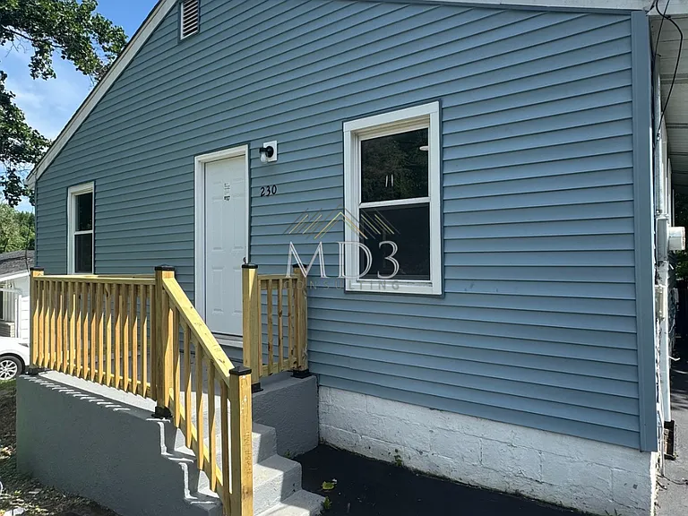 230 Connolly Dr — Photo 3